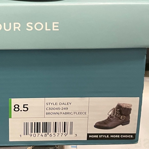 Cliffs by White Mountain Booties -size 8.5 - Picture 6 of 7